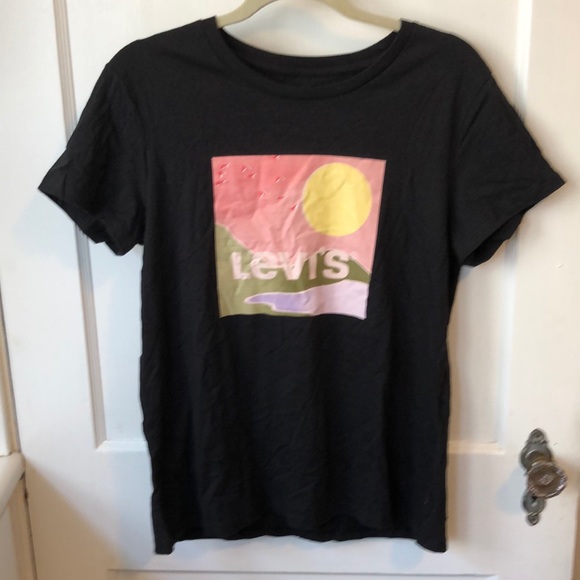 Levi's Tops - Levi’s Cotton Tee